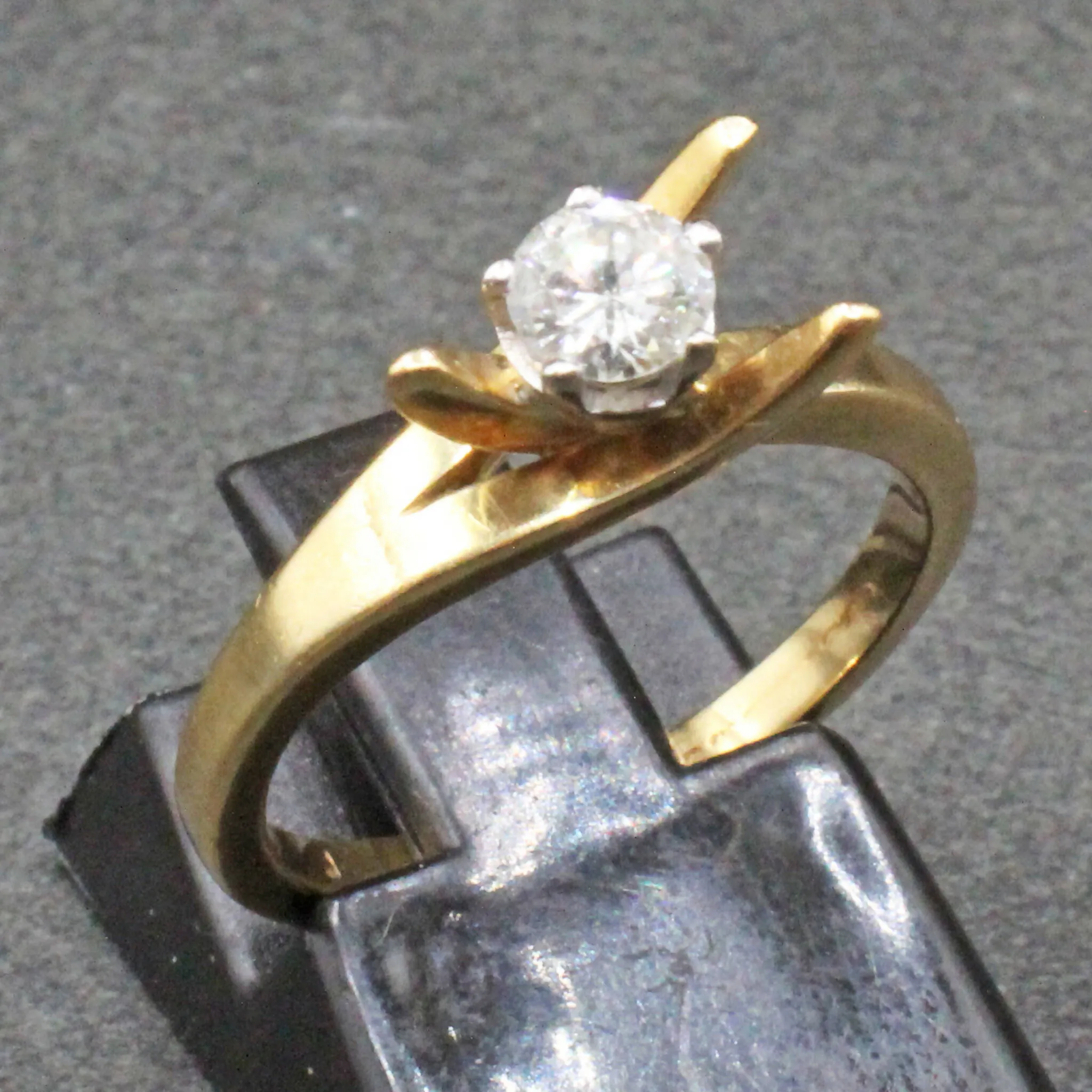 18ct gold .3 carat diamond solitaire ring