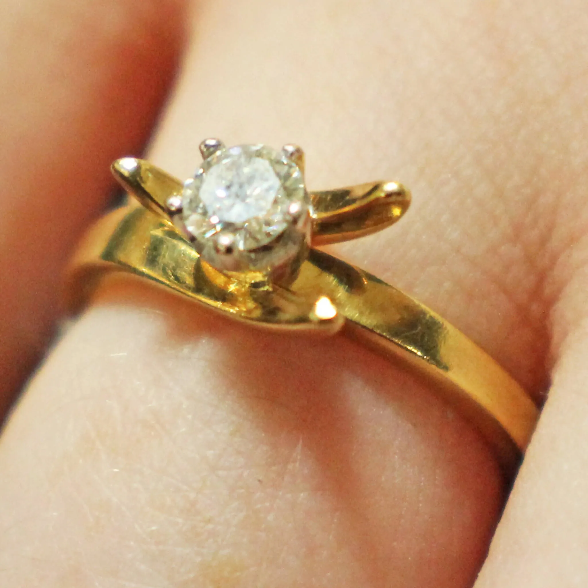 18ct gold .3 carat diamond solitaire ring